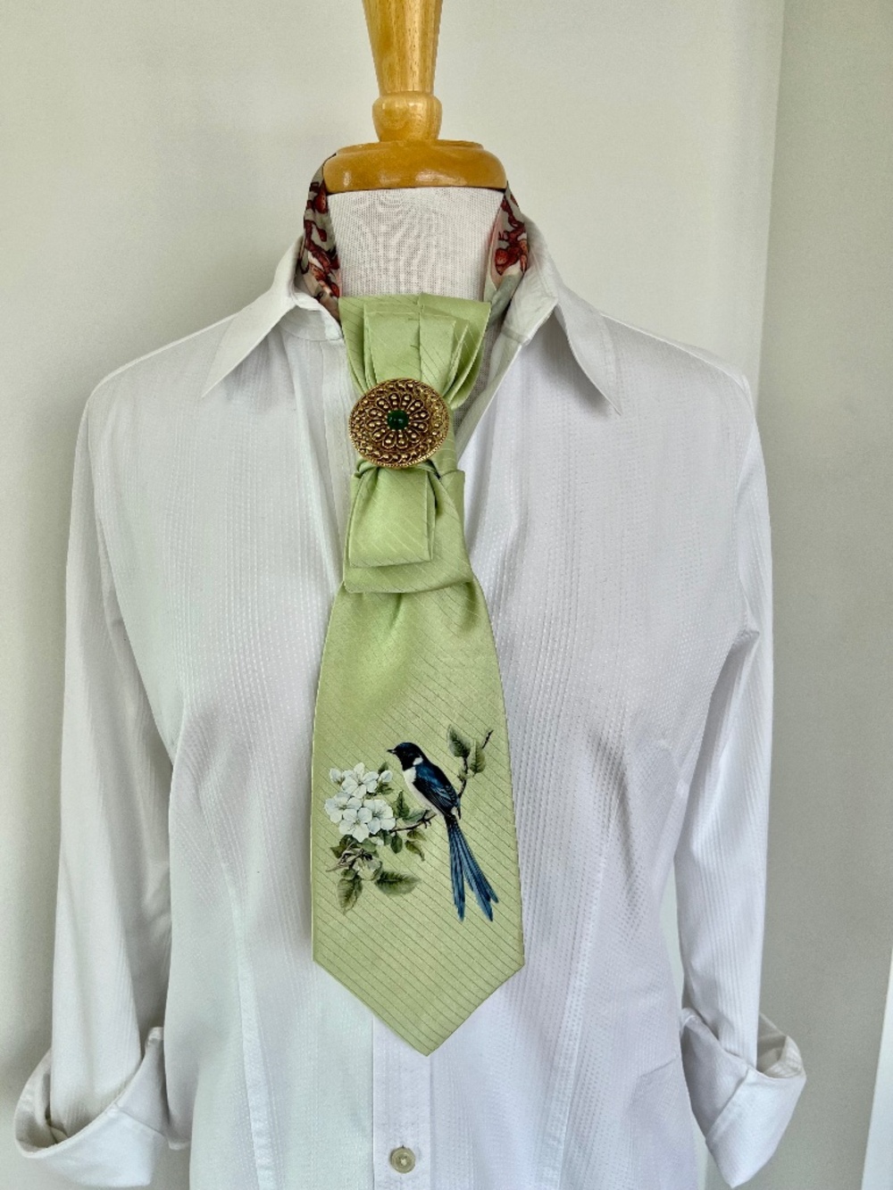 A19🇨🇦_Blue Jay Green Tali' Tie